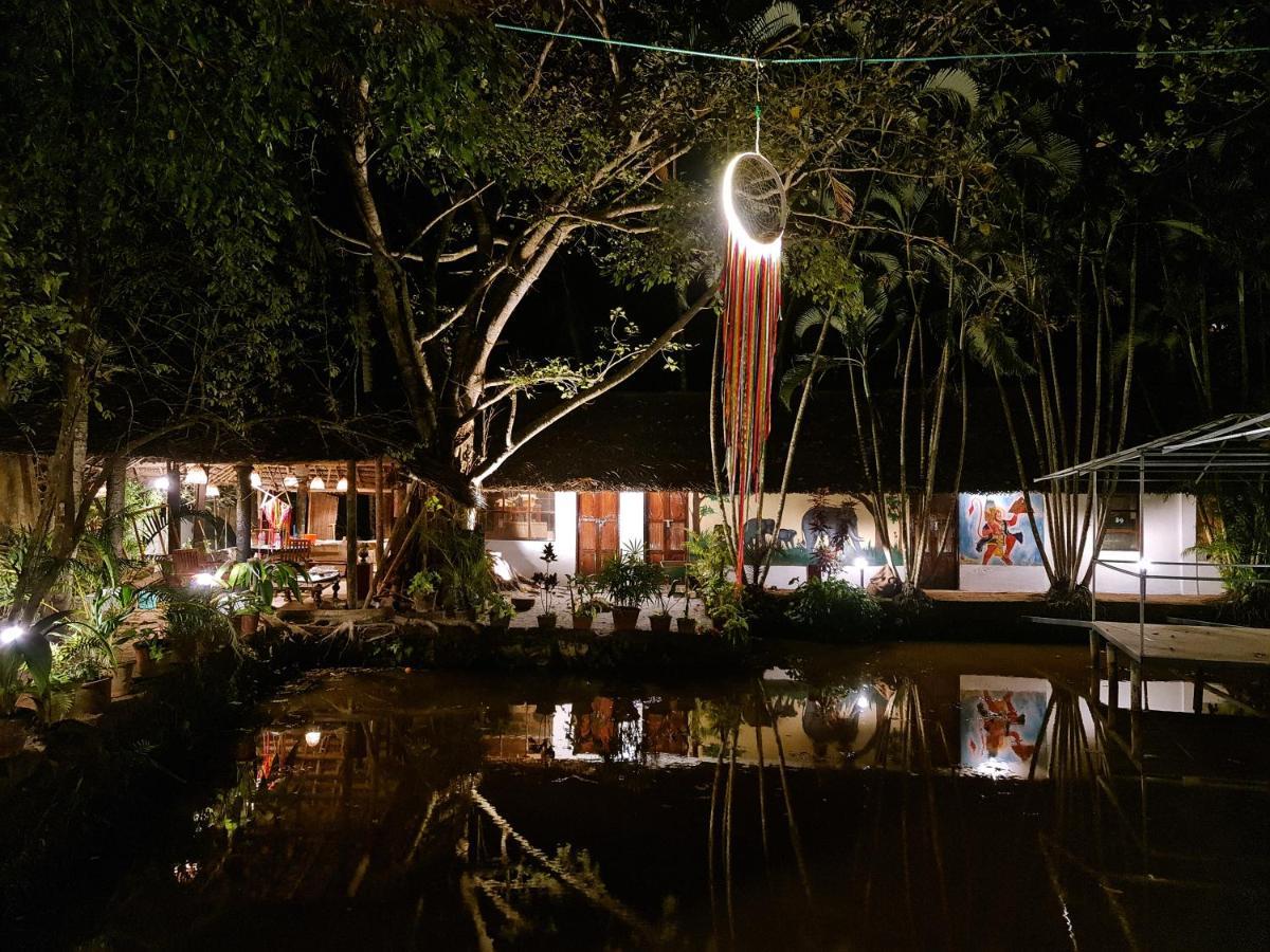 Green Bay Varkala Exterior photo